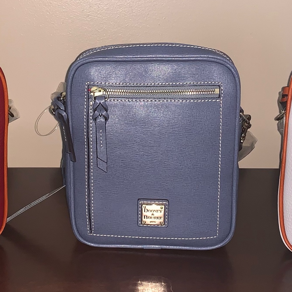 Dooney & Bourke 💙💙💙